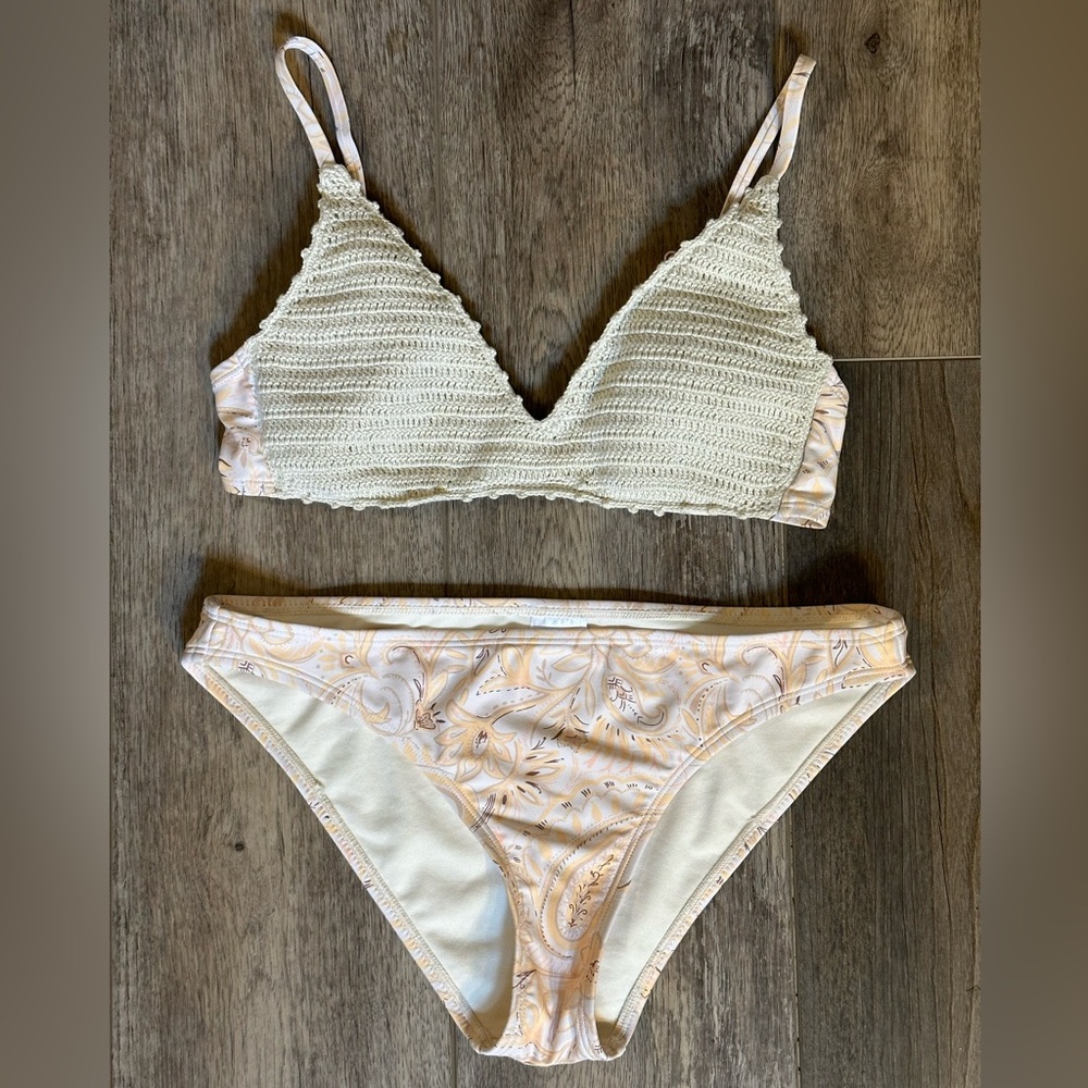 Xhilaration | Crotchet Top Floral/Paisley Bikini Set